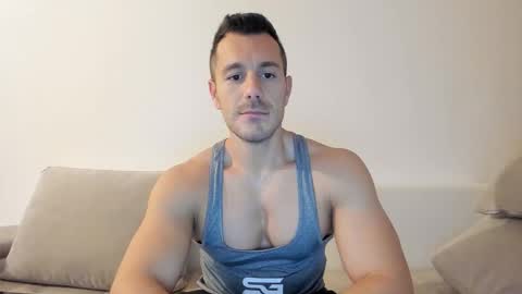 Snapshot of roberto4ever chatting on 28, 10, 2025 roberto4ever online show from 28, 10, 2025