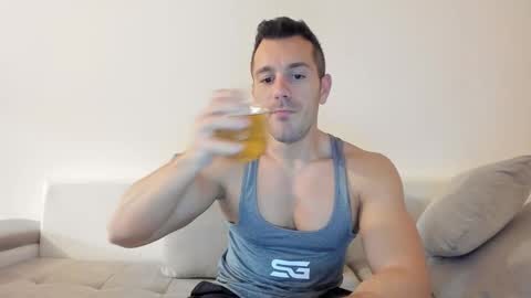 Snapshot of roberto4ever chatting on 30, 10, 2025 roberto4ever online show from 30, 10, 2025