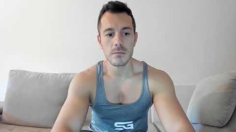 Snapshot of roberto4ever chatting on 2, 11, 2025 roberto4ever online show from 2, 11, 2025