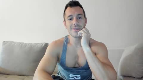 Snapshot of roberto4ever chatting on 3, 11, 2025 roberto4ever online show from 3, 11, 2025