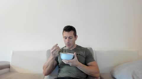 Snapshot of roberto4ever chatting on 9, 11, 2025 roberto4ever online show from 9, 11, 2025