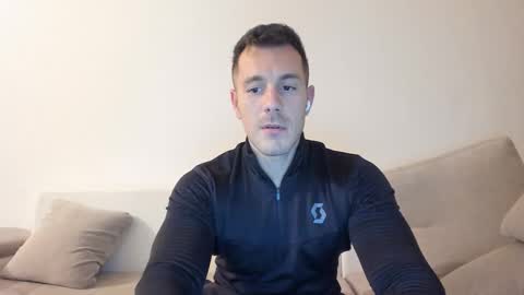 Snapshot of roberto4ever chatting on 13, 11, 2025 roberto4ever online show from 13, 11, 2025