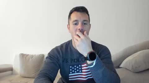 Snapshot of roberto4ever chatting on 18, 11, 2025 roberto4ever online show from 18, 11, 2025