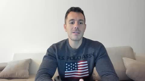 Snapshot of roberto4ever chatting on 19, 11, 2025 roberto4ever online show from 19, 11, 2025