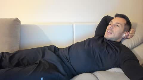 Snapshot of roberto4ever chatting on 21, 11, 2025 roberto4ever online show from 21, 11, 2025