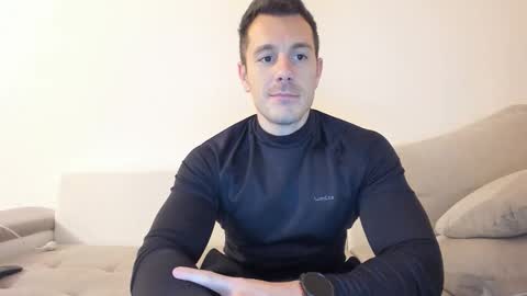 Snapshot of roberto4ever chatting on 25, 11, 2025 roberto4ever online show from 25, 11, 2025