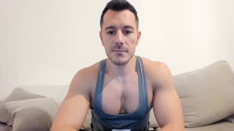 Snapshot of roberto4ever chatting on 28, 11, 2025 roberto4ever online show from 28, 11, 2025