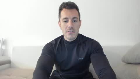 roberto4ever online show from 4, 4, 2026