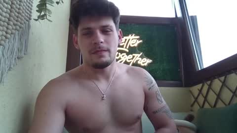 Snapshot of roberto_twink1 chatting on 1, 4, 2026 Roberto online show from 1, 4, 2026