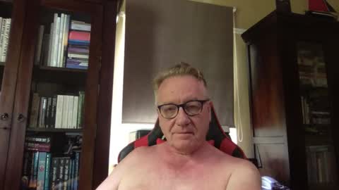 Snapshot of roberttherabbit chatting on 30, 12, 2024 RobertTheRabbit online show from 30, 12, 2024