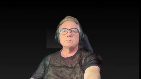 Snapshot of roberttherabbit chatting on 21, 9, 2025 RobertTheRabbit online show from 21, 9, 2025