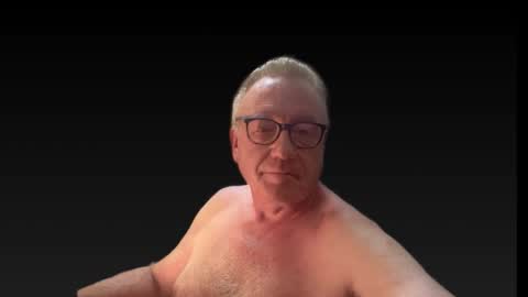 Snapshot of roberttherabbit chatting on 17, 12, 2025 RobertTheRabbit online show from 17, 12, 2025