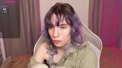 Snapshot of robin_yours chatting on 7, 4, 2026 Robin your online show from 7, 4, 2026