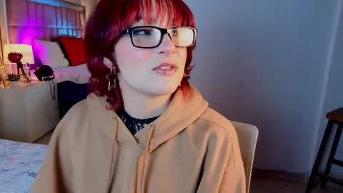 Snapshot of robinbennett chatting on 5, 4, 2026 robin D online show from 5, 4, 2026