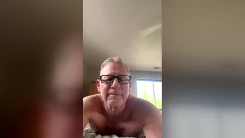 Snapshot of robo0000 chatting on 25, 5, 2026 robo0000 online show from 25, 5, 2026