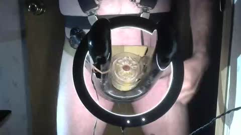 Snapshot of robodickmilker chatting on 16, 10, 2025 Robodickmilker online show from 16, 10, 2025