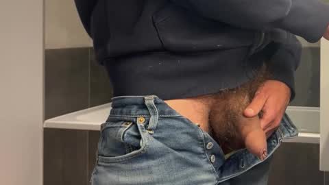 Snapshot of robwhites_uk chatting on 19, 1, 2026 Rob online show from 19, 1, 2026