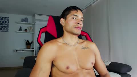 Snapshot of roby_millerr chatting on 8, 4, 2026 roby_millerr online show from 8, 4, 2026