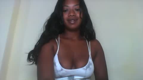 Snapshot of rochellinah chatting on 2, 4, 2026 rochellinah online show from 2, 4, 2026