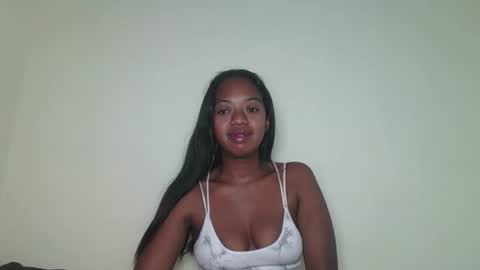 Snapshot of rochellinah chatting on 27, 4, 2026 rochellinah online show from 27, 4, 2026