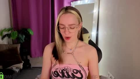 Snapshot of rockett_bunny chatting on 4, 6, 2026 Rockett online show from 4, 6, 2026