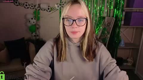 Snapshot of rockett_bunny chatting on 8, 7, 2026 Rockett online show from 8, 7, 2026