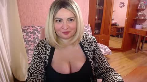 Snapshot of rocknlinxx chatting on 10, 4, 2026 Rocknlinxx online show from 10, 4, 2026