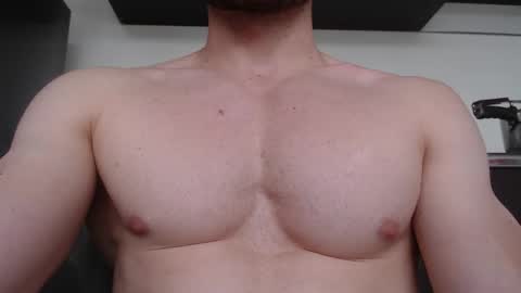 Snapshot of rocky_muscle chatting on 18, 11, 2025 rocky muscle online show from 18, 11, 2025