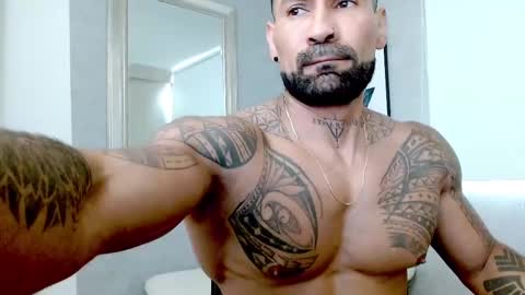 Snapshot of rogers_p chatting on 1, 10, 2025 Rogers online show from 1, 10, 2025