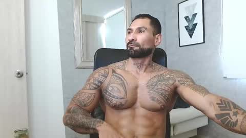 Snapshot of rogers_p chatting on 11, 11, 2025 Rogers online show from 11, 11, 2025