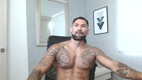 Snapshot of rogers_p chatting on 27, 11, 2025 Rogers online show from 27, 11, 2025