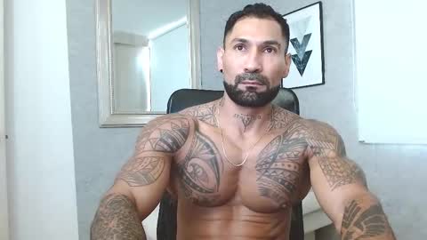 Snapshot of rogers_p chatting on 1, 12, 2025 Rogers online show from 1, 12, 2025