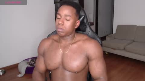 Snapshot of rogger_physique chatting on 5, 3, 2025 Rogger online show from 5, 3, 2025