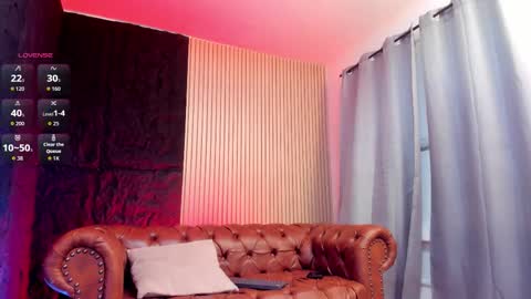 Snapshot of rogger_physique chatting on 11, 11, 2025 Rogger online show from 11, 11, 2025