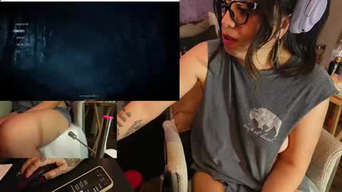 Snapshot of roknblaze chatting on 24, 11, 2025 Rok-N-Blaze online show from 24, 11, 2025