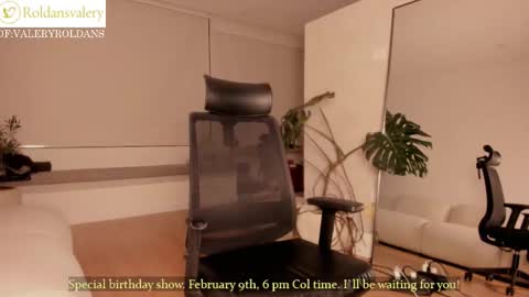 Snapshot of roldansvalery chatting on 4, 2, 2026 Valery Roldans online show from 4, 2, 2026