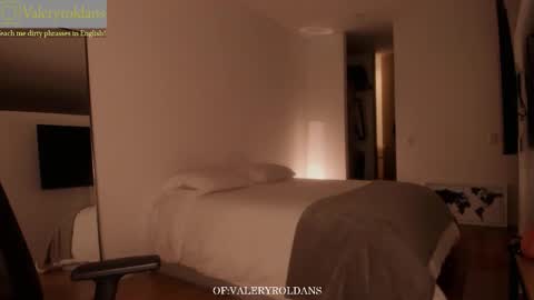 Snapshot of roldansvalery chatting on 8, 3, 2026 Valery Roldans online show from 8, 3, 2026