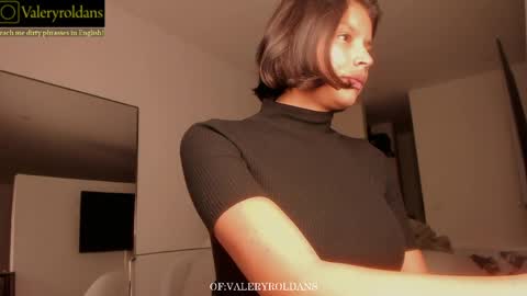 Snapshot of roldansvalery chatting on 4, 4, 2026 Valery Roldans online show from 4, 4, 2026