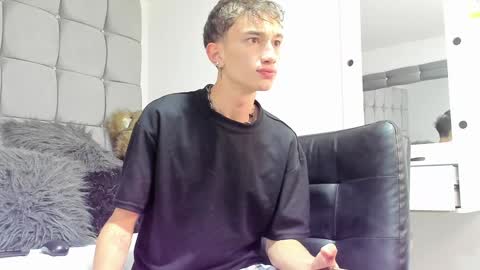 Snapshot of rolito18_ chatting on 31, 12, 2024 twink juli online show from 31, 12, 2024