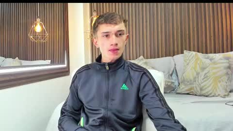 Snapshot of rolito18_ chatting on 23, 2, 2025 twink juli online show from 23, 2, 2025