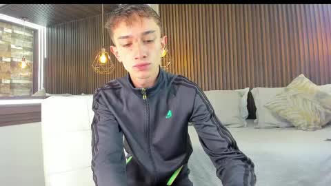 Snapshot of rolito18_ chatting on 24, 2, 2025 twink juli online show from 24, 2, 2025