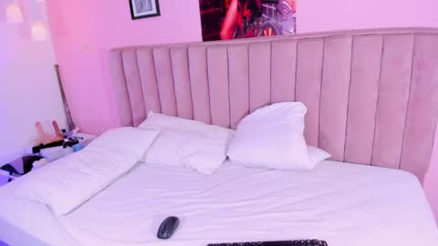 Snapshot of rolyloren chatting on 9, 2, 2025 Marcela online show from 9, 2, 2025