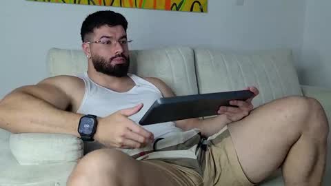 Snapshot of roman_lux chatting on 5, 4, 2026 Roman Lux online show from 5, 4, 2026