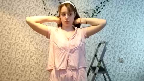 Snapshot of romeliamimozo chatting on 5, 12, 2025 Alya online show from 5, 12, 2025