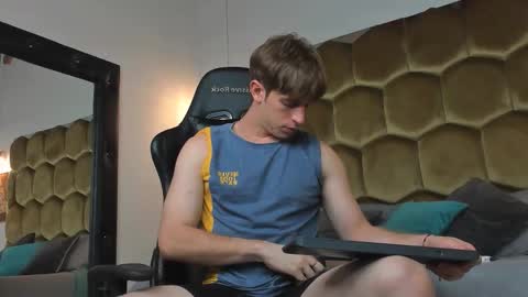 Snapshot of romeo_ricci1 chatting on 1, 2, 2026 Romeo Ricci online show from 1, 2, 2026