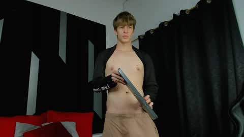 Snapshot of romeo_ricci1 chatting on 11, 4, 2026 Romeo Ricci online show from 11, 4, 2026