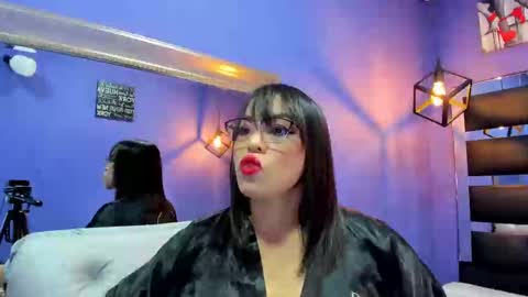 Snapshot of romina017 chatting on 21, 10, 2025 Romi online show from 21, 10, 2025