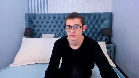 Snapshot of ronbevs chatting on 16, 4, 2026 ronbevs online show from 16, 4, 2026