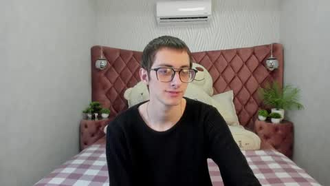 Snapshot of ronbevs chatting on 22, 4, 2026 ronbevs online show from 22, 4, 2026