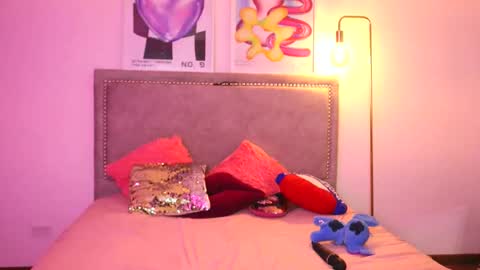 Snapshot of ronieeplay chatting on 9, 10, 2025 Roni online show from 9, 10, 2025